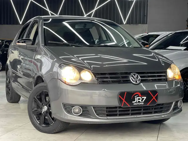 Carro Volkswagen Polo Sedan 2013 Comfortline 1.6 8V (Flex)