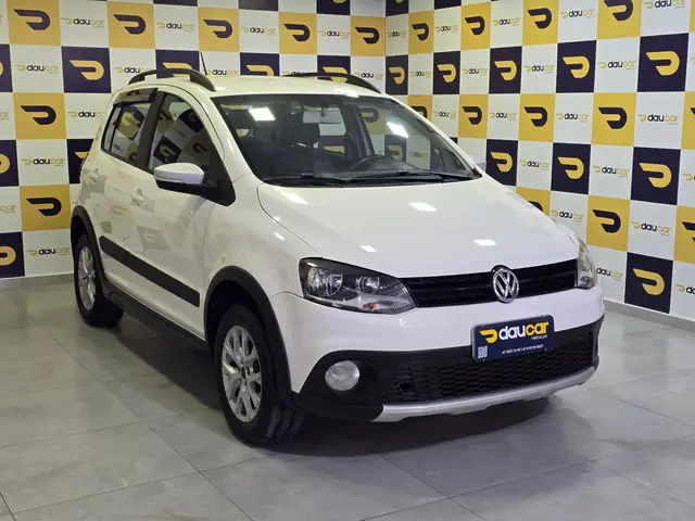 Carro Volkswagen CrossFox 2014 I-Motion 1.6 VHT (Flex)
