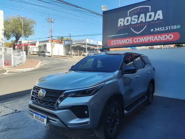 Carro Toyota SW4 2022 SRX 2.8 turbodiesel 5L 4x4 (Aut)