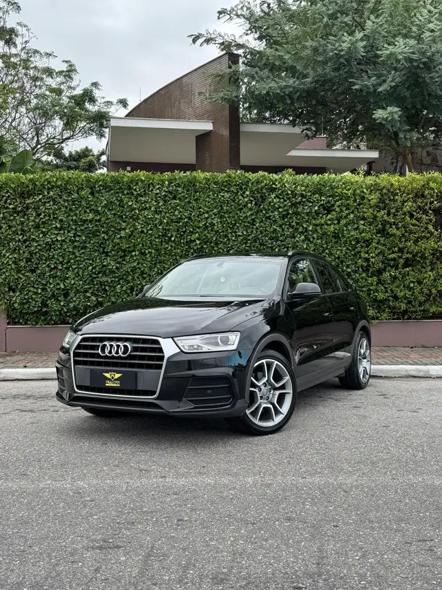 Carro Audi Q3 2017 1.4 TFSI Ambiente Plus S Tronic (Flex)