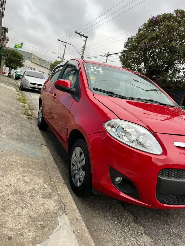 Carro Fiat Palio 2014 Attractive 1.4 8V (Flex)