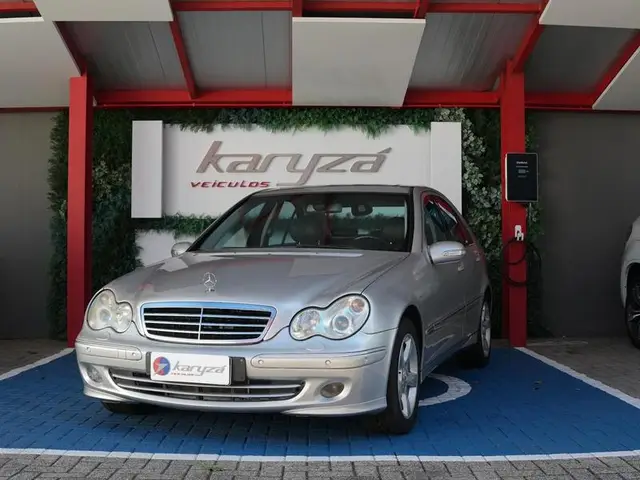 Carro Mercedes-Benz Classe C 2005 C 320 Avantgarde