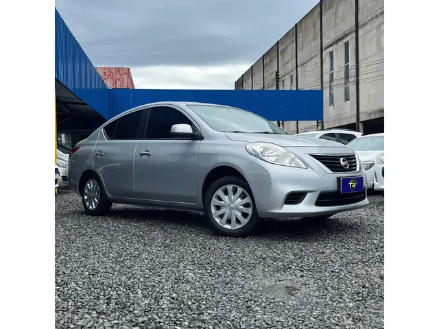 Carro Nissan Versa 2013 1.6 16V SV (Flex)