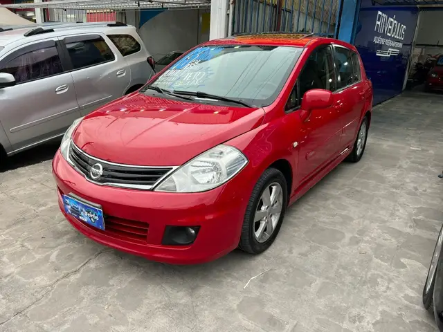 Carro Nissan Tiida 2013 SL 1.8 (flex)