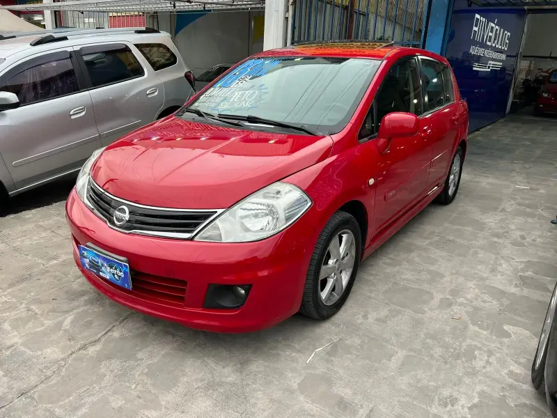 Nissan Tiida SL 1.8 (flex)