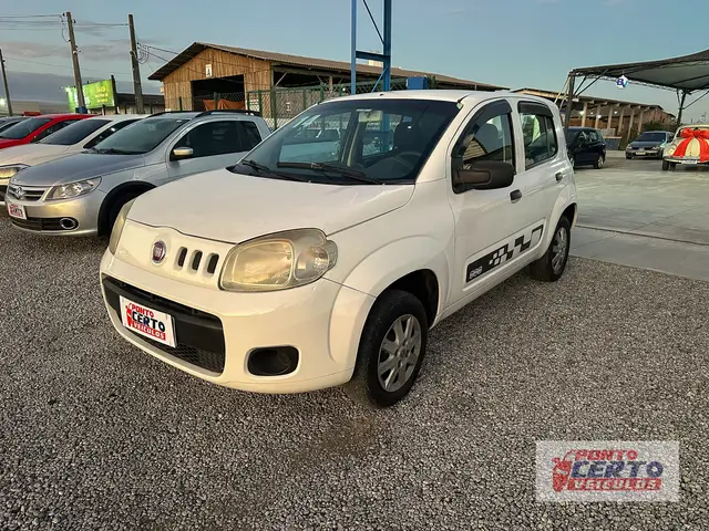 Carro Fiat Uno 2014 Vivace Celeb. 1.0 8V (Flex) 4p