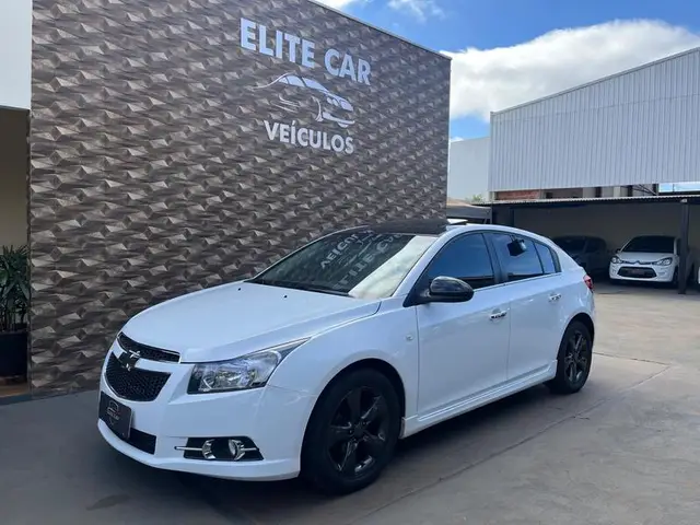 Carro Chevrolet Cruze 2014 HB Sport LTZ 1.8 16V FlexP. 5p Mec