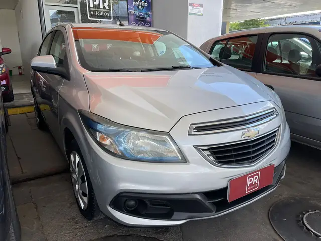 Carro Chevrolet Prisma 2014 1.4 LT SPE/4