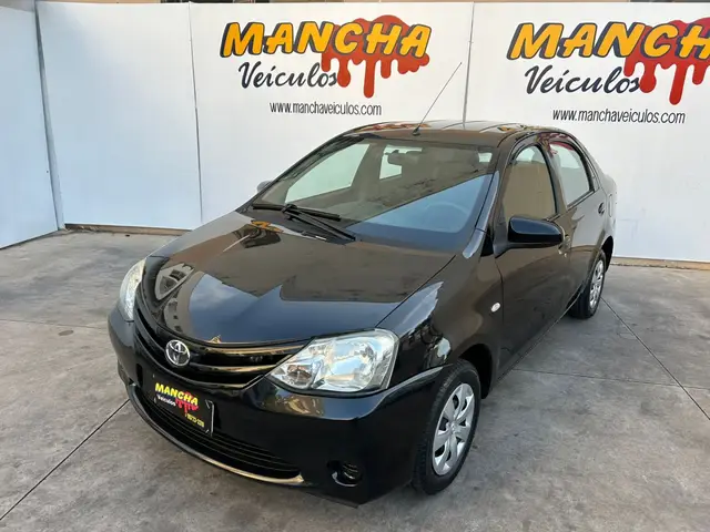 Carro Toyota Etios Sedan 2014 X 1.5 (Flex)
