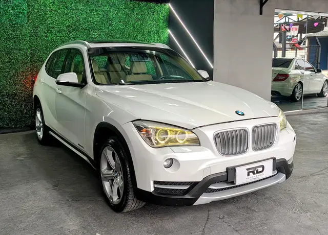 Carro BMW X1 2014 2.0 sDrive20i (Aut)