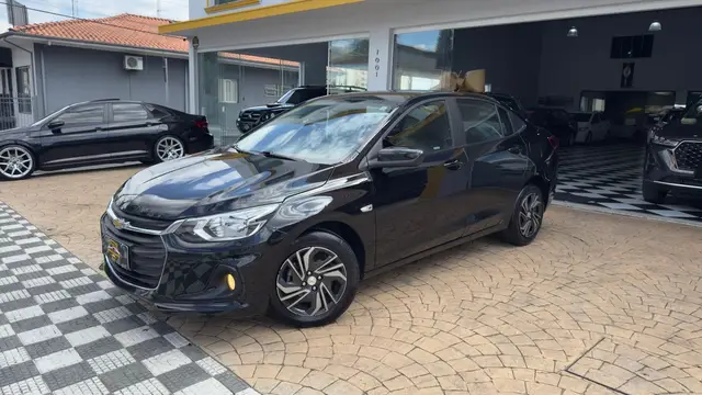 Carro Chevrolet Onix Plus 2024 LT 1.0