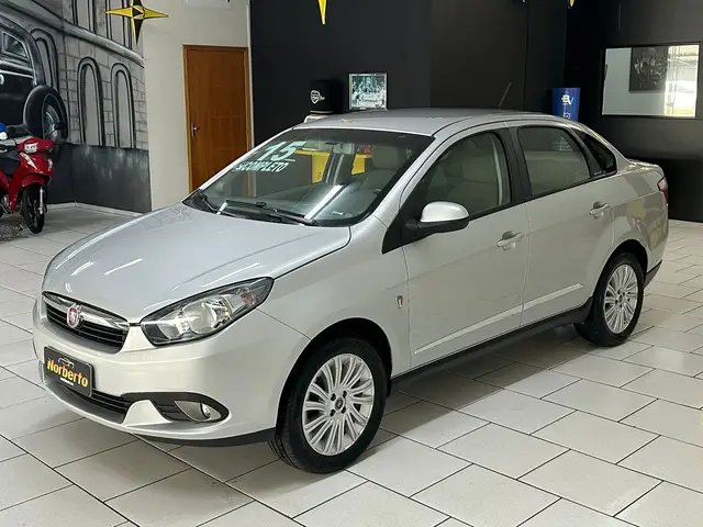 Carro Fiat Grand Siena 2015 ESSENCE ITALIA 1.6 Flex 16V
