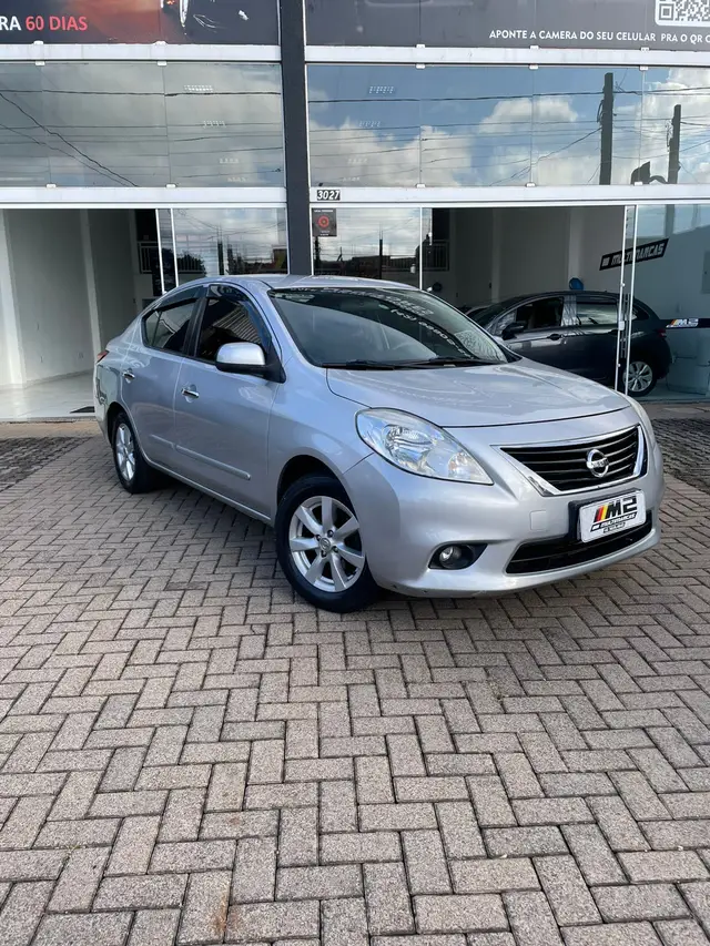 Carro Nissan Versa 2013 1.6 16V SL (Flex)