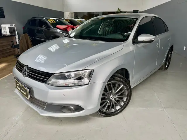 Carro Volkswagen Jetta 2012 2.0 TSI Highline DSG