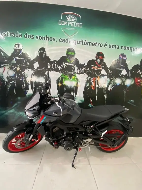 Moto Yamaha MT-09  2023 ABS