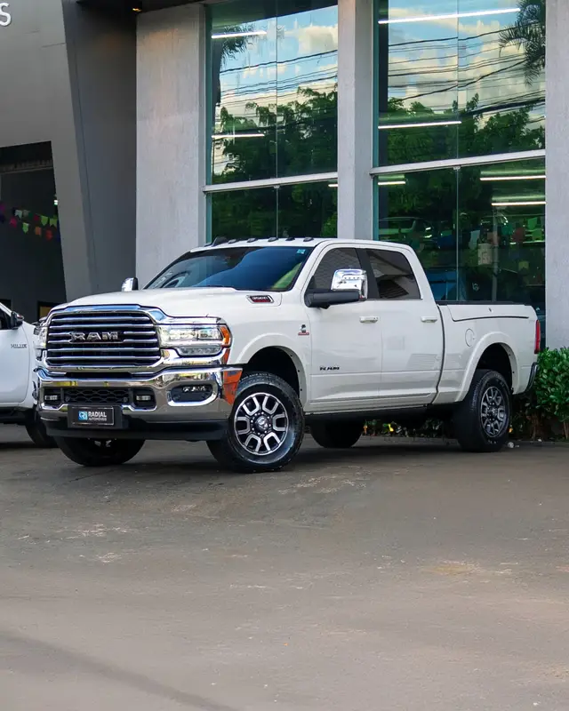 Carro RAM 3500 2023 Limited Longhorn 6.7 4x4