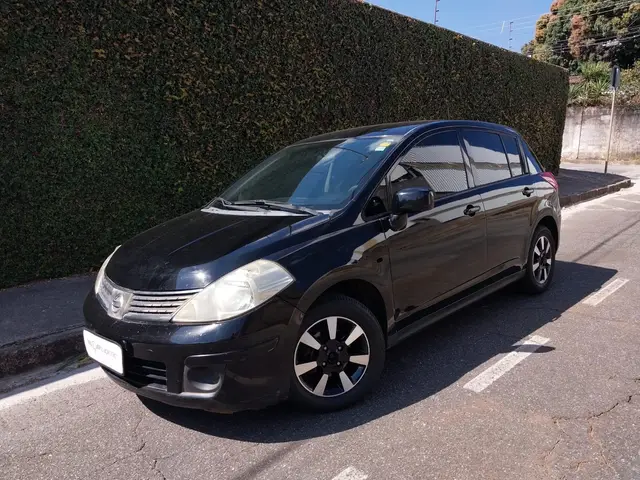 Carro Nissan Tiida 2008 S 1.8