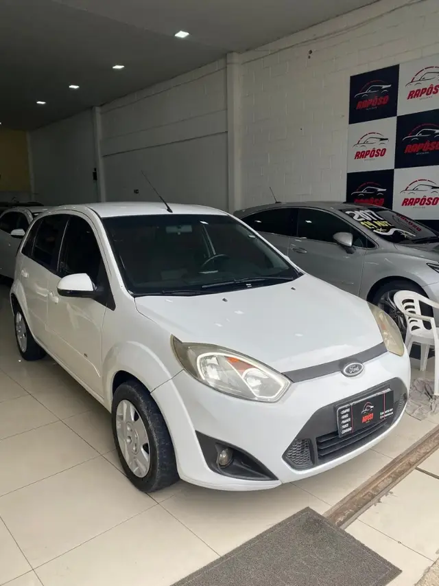 Carro Ford Fiesta Hatch 2013 Rocam 1.0 (Flex)