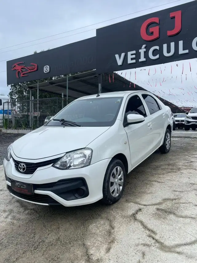 Carro Toyota Etios Sedan 2018 X 1.5 (Flex)