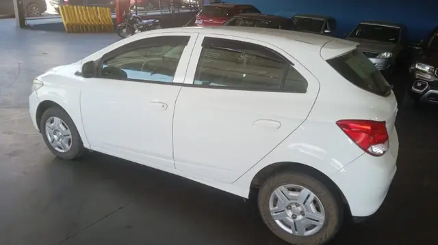 Carro Chevrolet Onix 2013 1.0 LT SPE/4