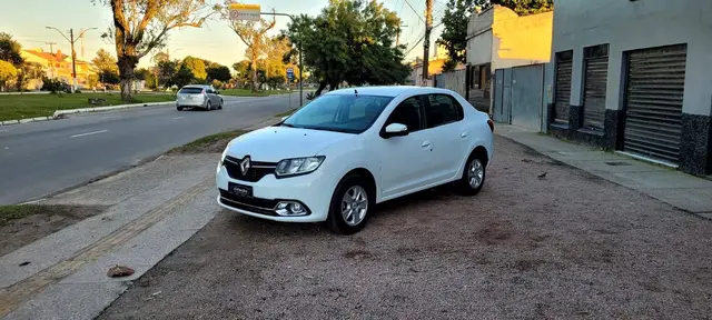 Carro Renault Logan 2015 Dynamique 1.6 8V
