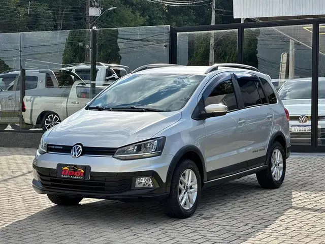 Carro Volkswagen SpaceCross 2015 1.6 16V MSI (Flex)