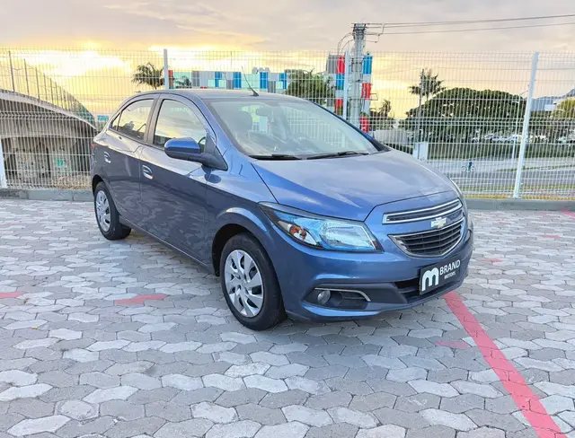 Carro Chevrolet Onix 2015 1.4 LT SPE/4