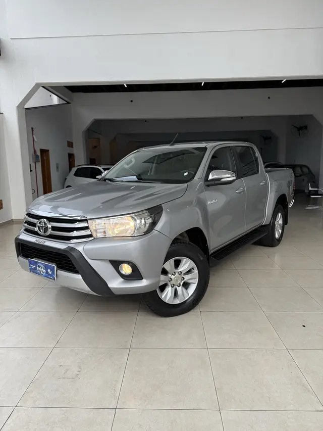 Carro Toyota Hilux Cabine Dupla 2016 Hilux 2.8 TDI SRV CD 4x4 (Aut)