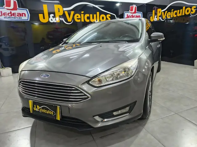 Carro Ford Focus Hatch 2016 Titanium 2.0 PowerShift
