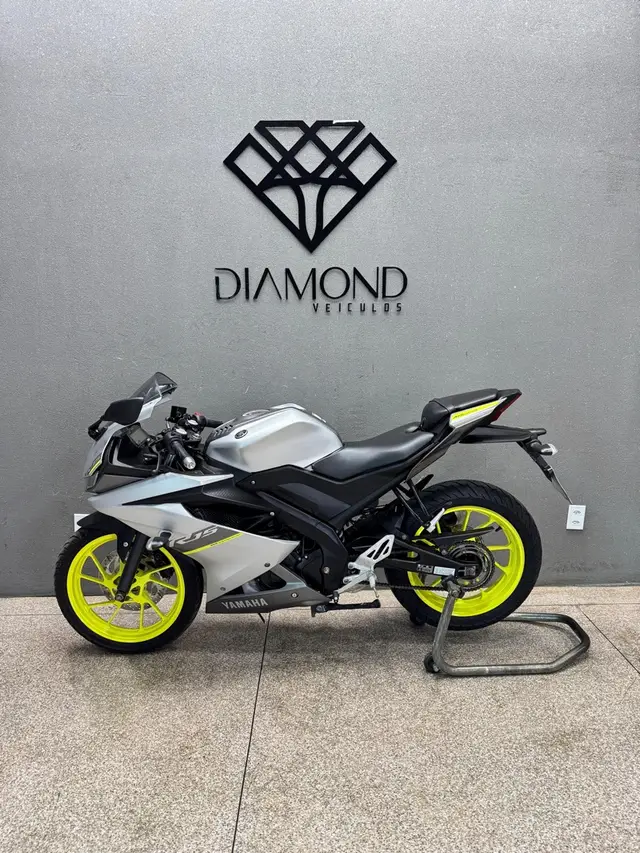 Moto Yamaha YZF R15 2024 ABS