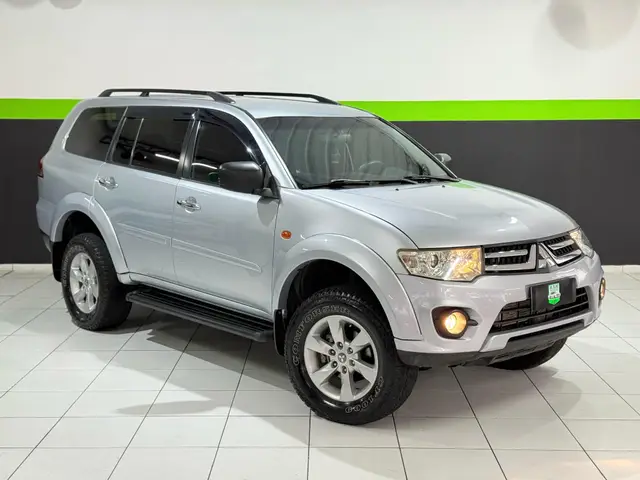 Carro Mitsubishi Pajero Dakar 2016 3.2 HPE 4WD (Aut)