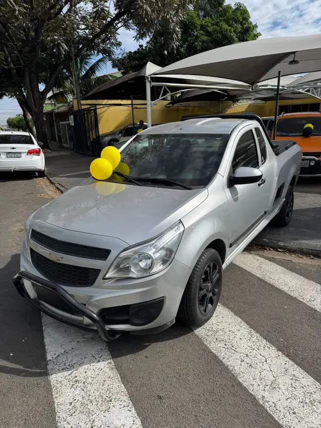 Carro Chevrolet Montana 2019 LS 1.4 (Flex)