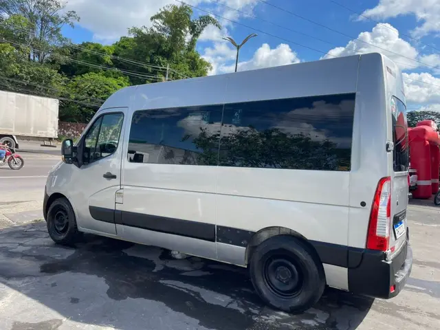 Carro Renault Master 2015 2.3 16V dCi L3H2 Minibus 16L Executive
