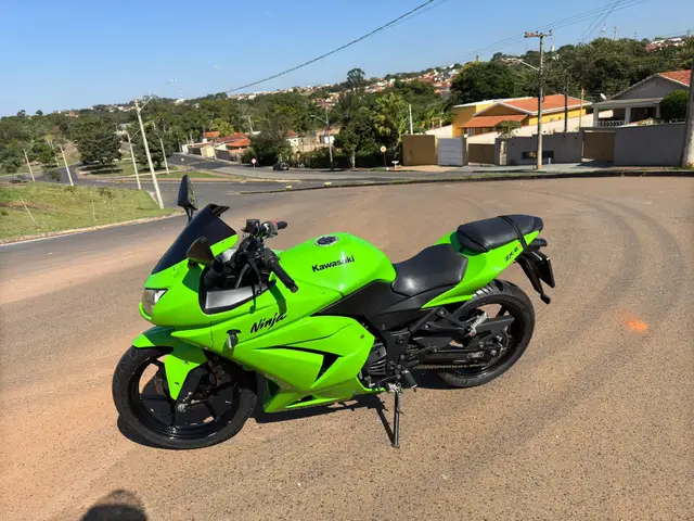 Moto Kawasaki Ninja 2010 250R