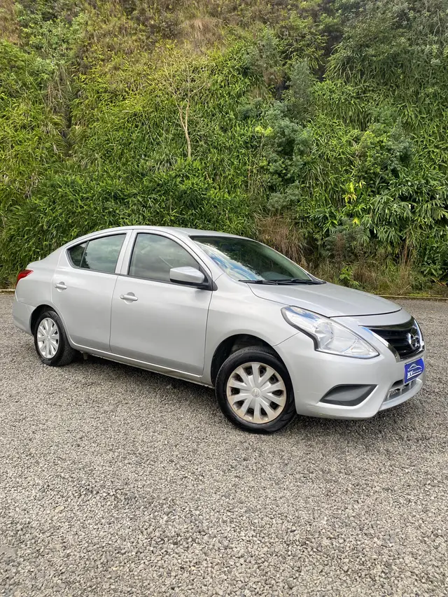 Carro Nissan Versa 2016 1.0 12V (Flex)