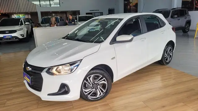 Carro Chevrolet Onix 2024 LT 1.0
