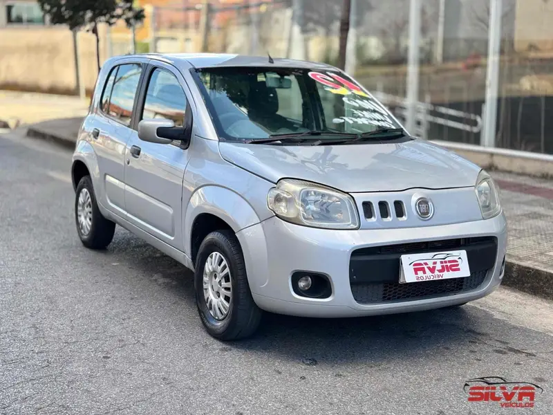 Fiat Uno Vivace 1.0 8V (Flex) 4p