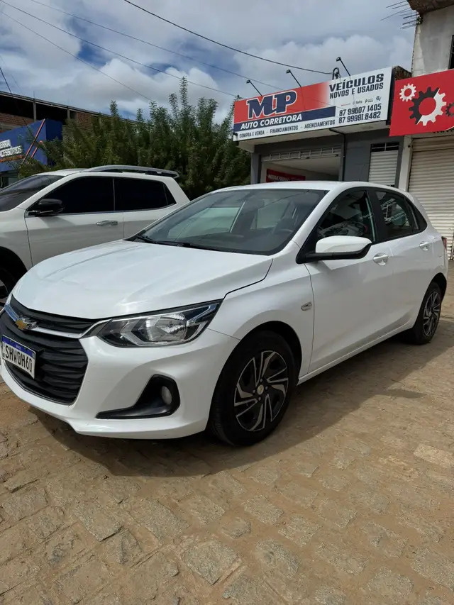 Carro Chevrolet Onix 2024 LT 1.0