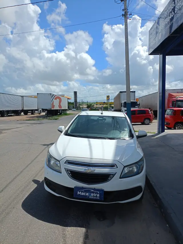 Carro Chevrolet Prisma 2014 1.4 LT SPE/4