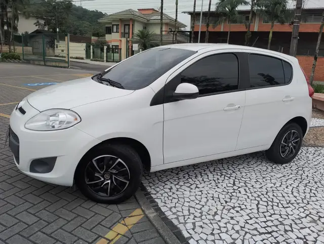 Carro Fiat Palio 2017 Attractive 1.0 Evo (Flex)
