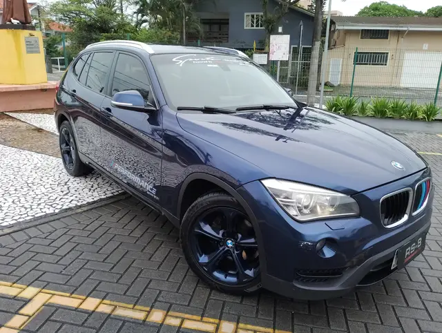 Carro BMW X1 2014 2.0 sDrive20i (Aut)