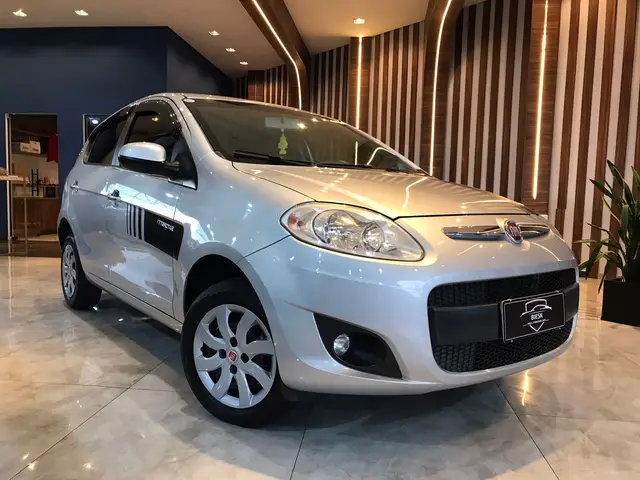 Carro Fiat Palio 2013 Attractive 1.4 8V (Flex)