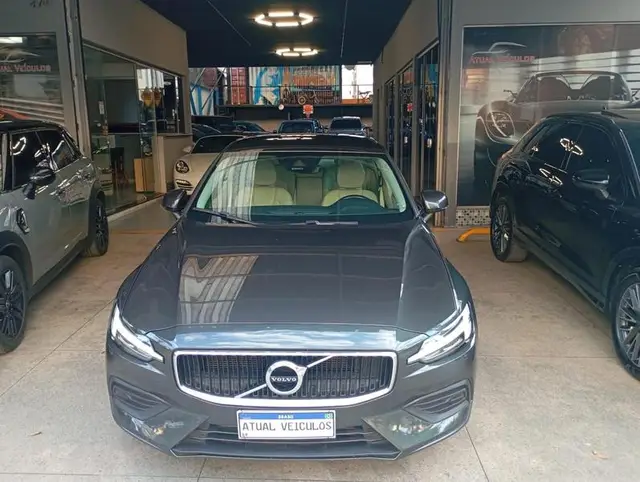 Carro Volvo S60 2020 2.0 T4 Drive-E Momentum