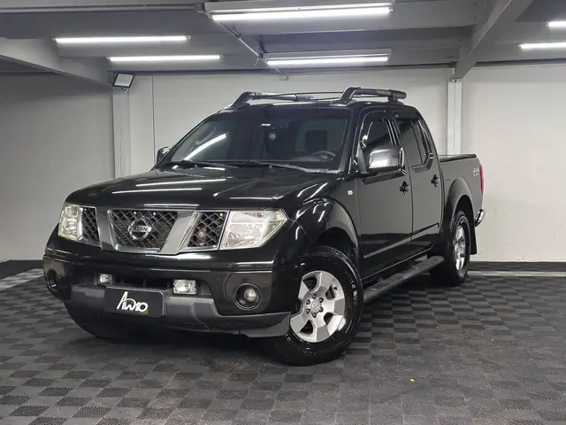 Carro Nissan Frontier 2013 LE 4x4 2.5 16V (cab. dupla) (aut)