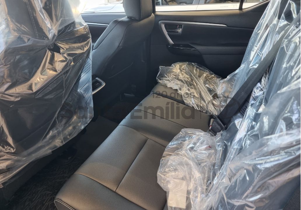 SW4 SRX Platinum 2.8 Turbodiesel 4x4 (Aut.) (7 Lugares)
