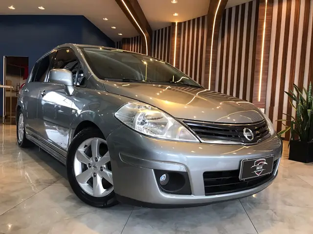 Carro Nissan Tiida 2012 S 1.8 (flex)
