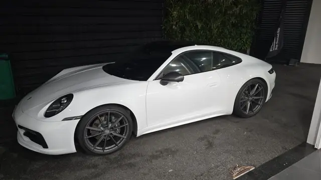 Carro Porsche 911 2024 Carrera T 3.0
