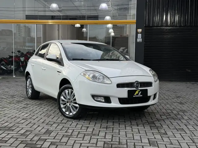 Carro Fiat Bravo 2012 Essence 1.8 16V Dualogic (Flex)