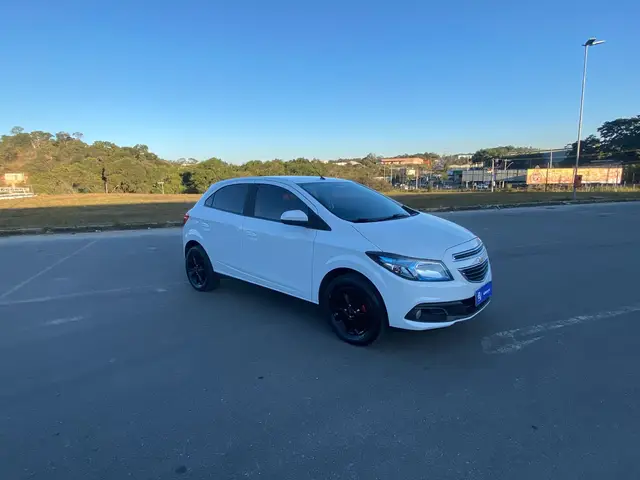 Carro Chevrolet Onix 2016 1.4 LTZ SPE/4