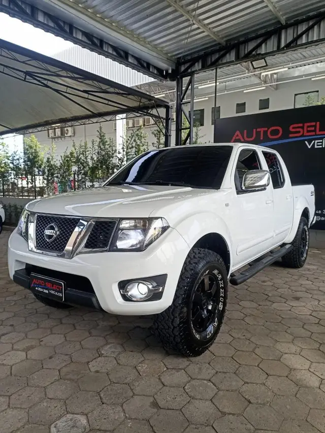 Carro Nissan Frontier 2014 Platinum 2.5 TD CD 4x4